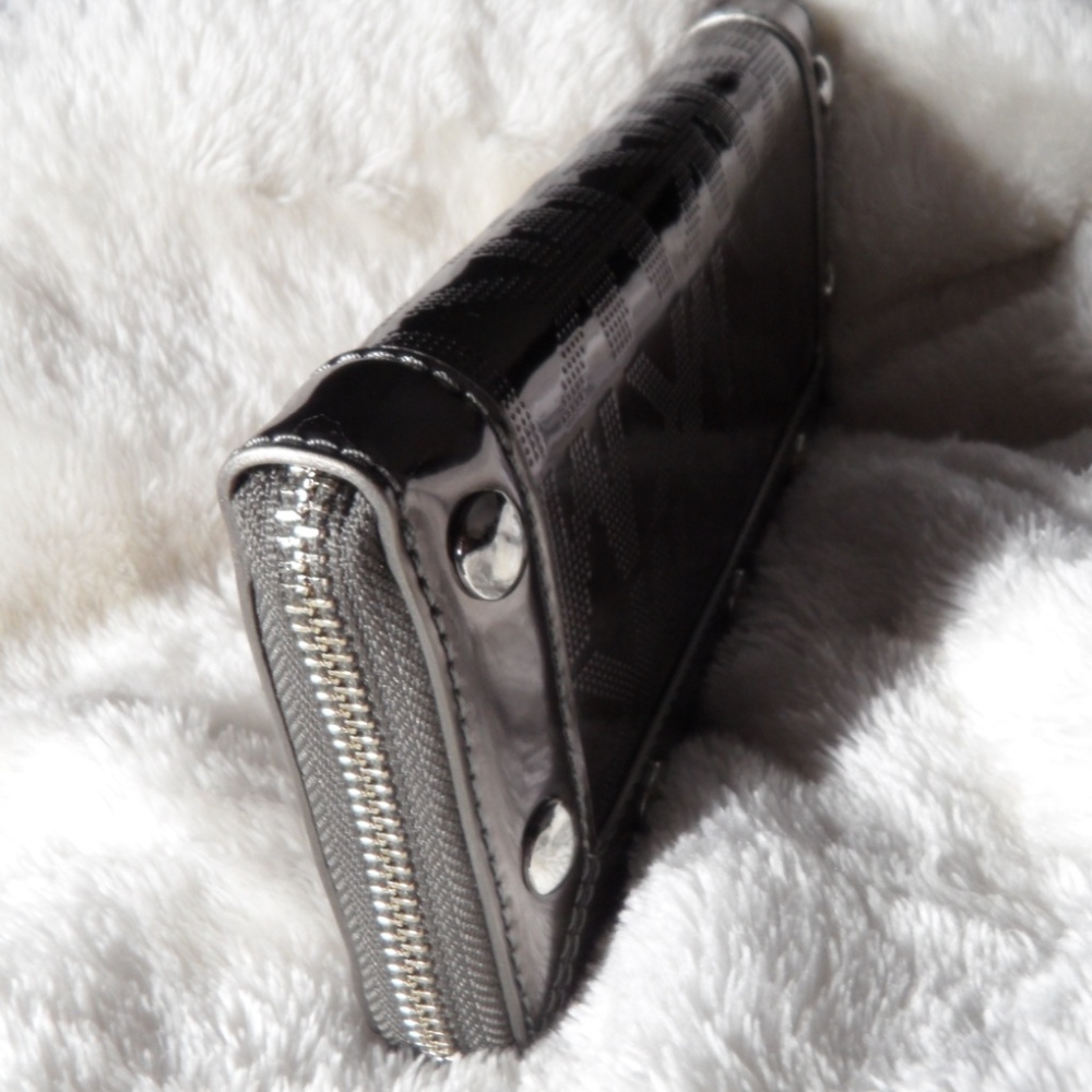 Patent Studded Wallet Multifunction - Picture 4 of 8
